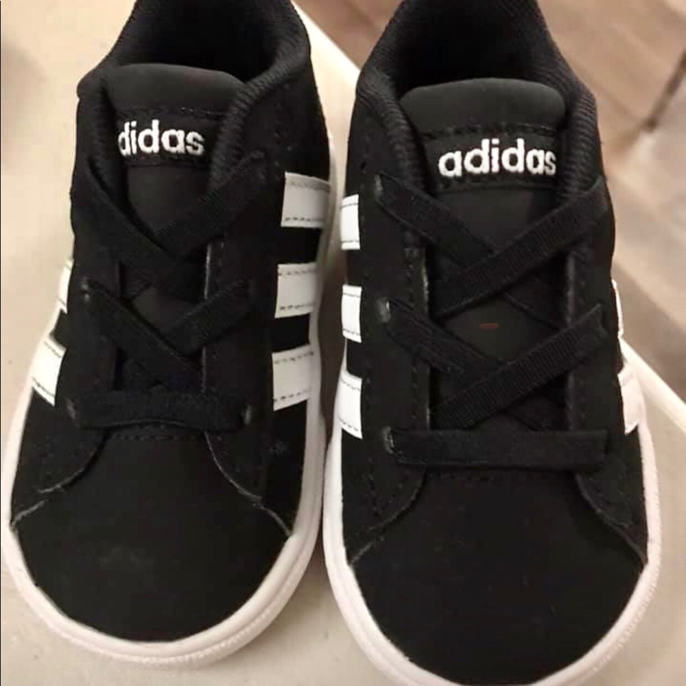 adidas - Picture 1 of 1